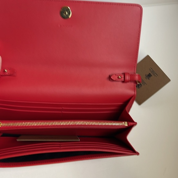 NWT BURBERRY HENLEY RED LOGO EMBOSSED LEATHER FLAP CROSSBODY STRAP CLUTCH BAG - Picture 6 of 13